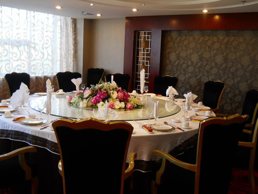 Yijing Holiday Hotel Yimeng Road Linyi  Buitenkant foto