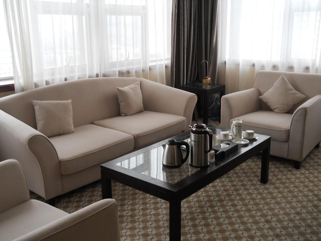 Yijing Holiday Hotel Yimeng Road Linyi  Buitenkant foto