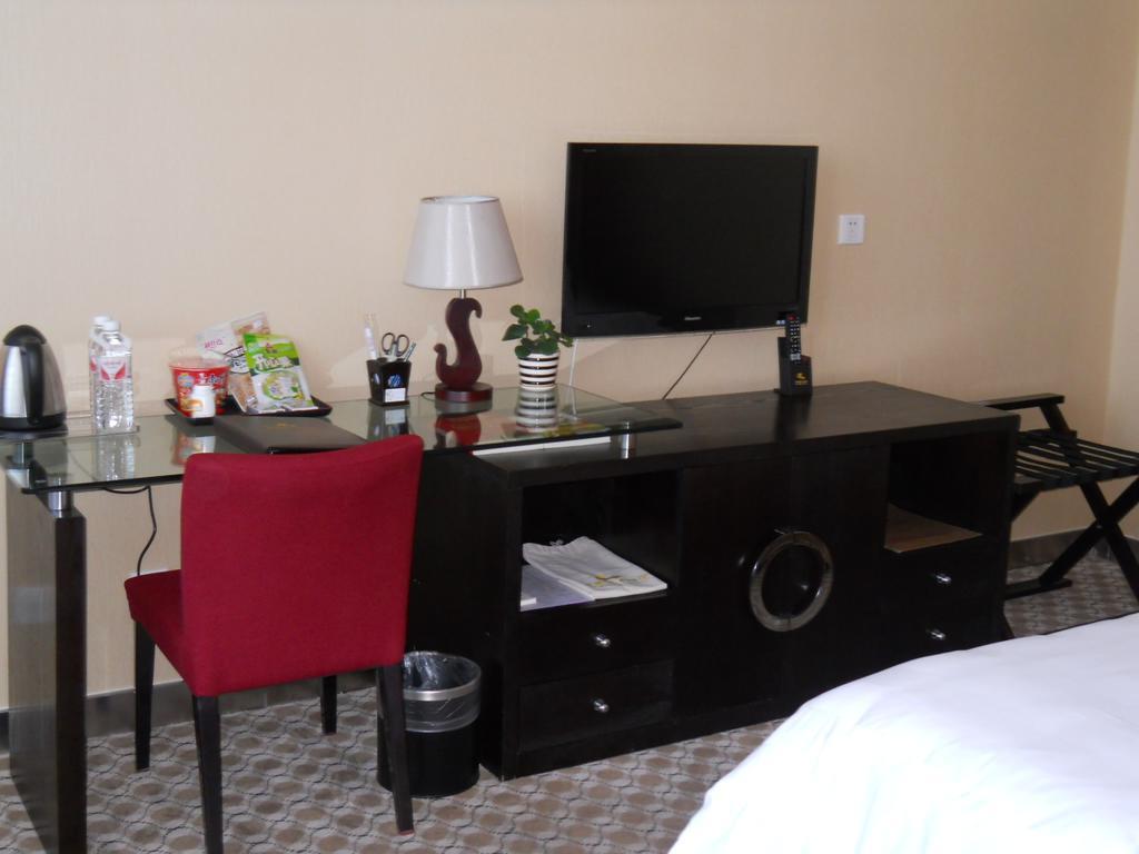 Yijing Holiday Hotel Yimeng Road Linyi  Buitenkant foto