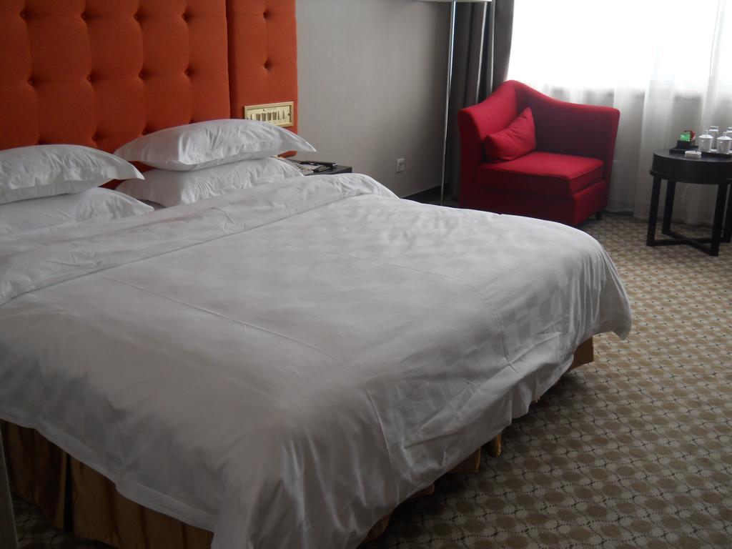Yijing Holiday Hotel Yimeng Road Linyi  Kamer foto