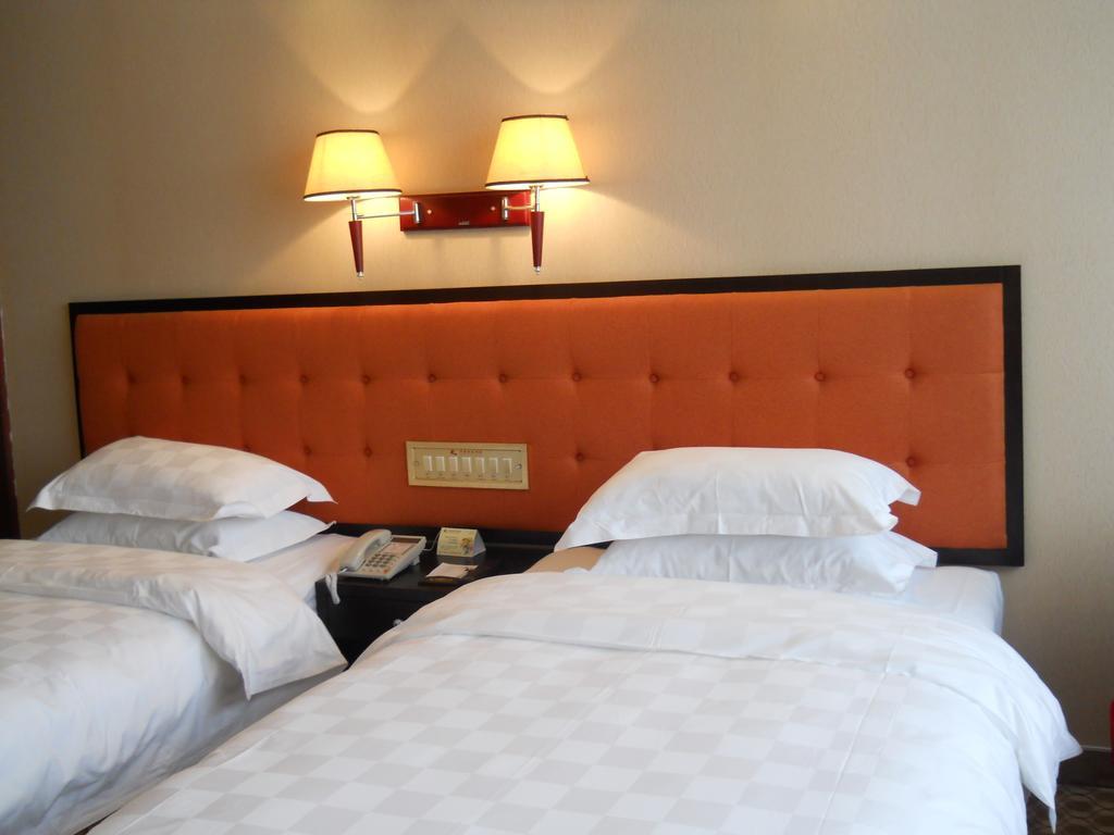 Yijing Holiday Hotel Yimeng Road Linyi  Kamer foto