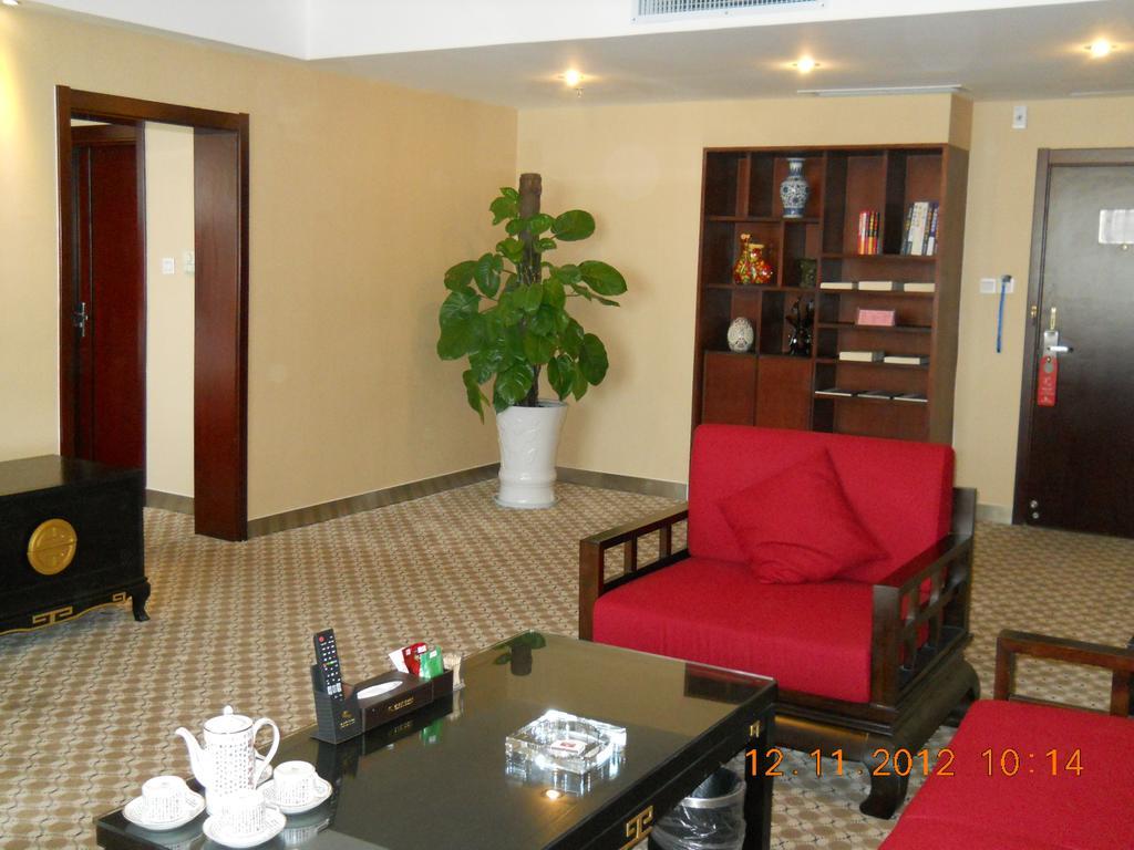 Yijing Holiday Hotel Yimeng Road Linyi  Buitenkant foto