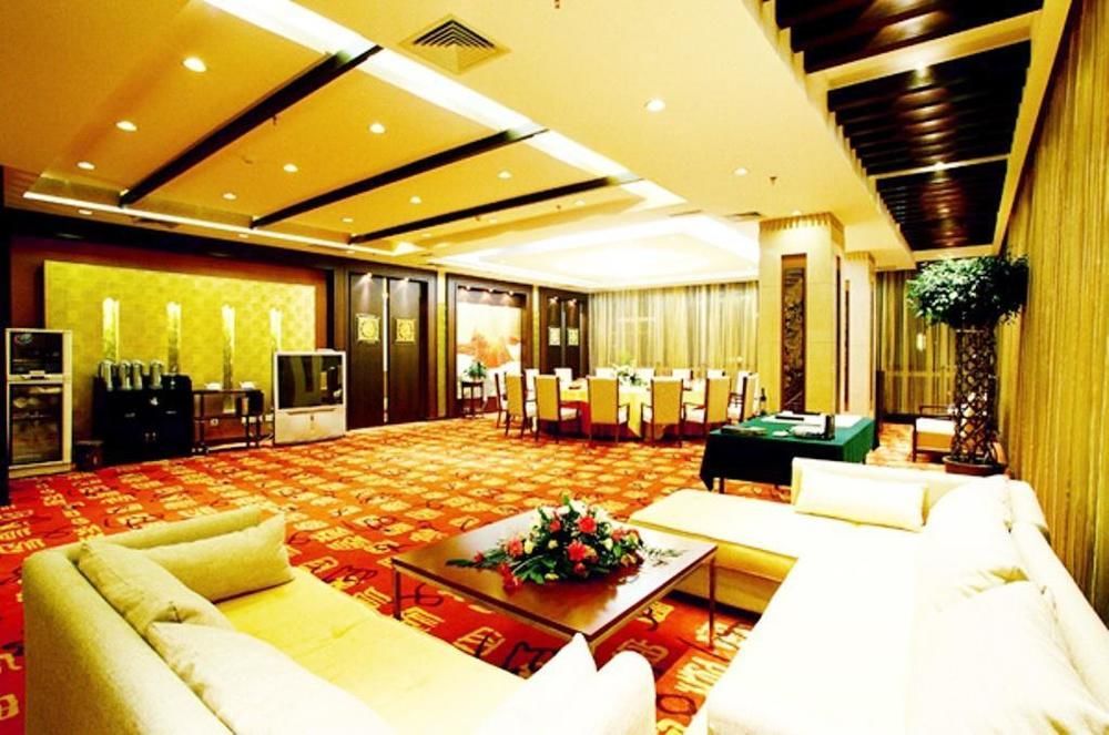 Yijing Holiday Hotel Yimeng Road Linyi  Buitenkant foto