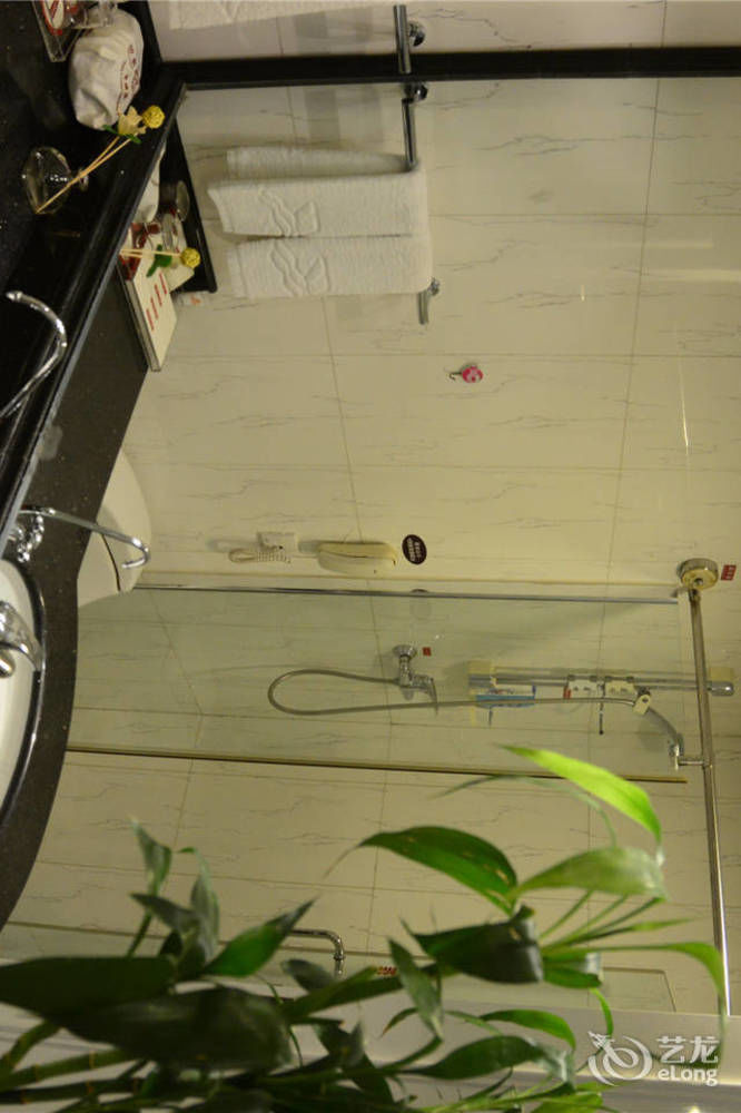 Yijing Holiday Hotel Yimeng Road Linyi  Buitenkant foto
