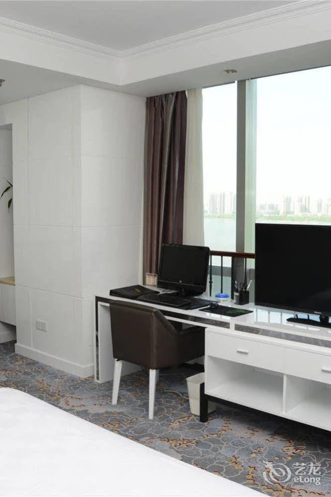 Yijing Holiday Hotel Yimeng Road Linyi  Buitenkant foto
