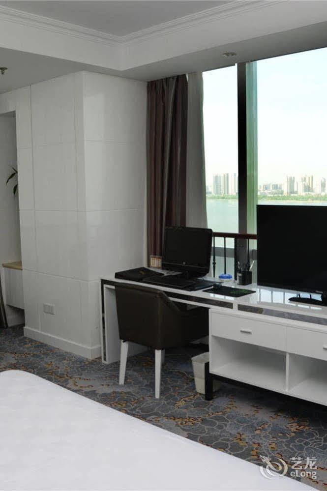 Yijing Holiday Hotel Yimeng Road Linyi  Buitenkant foto